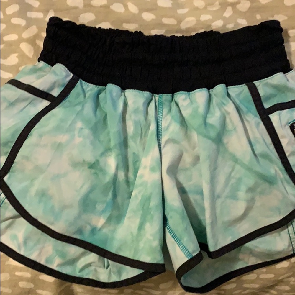 Lululemon Tracker Short Size 6